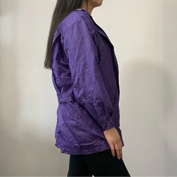 💜 Embrace the Vintage Vibes: Purple Windbreaker  Coat - Size Unknown 🌬️ - Picture 4 of 13
